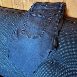 American Eagle men’s jeans flex